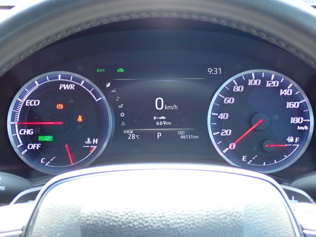 CROWN sedan hybrid