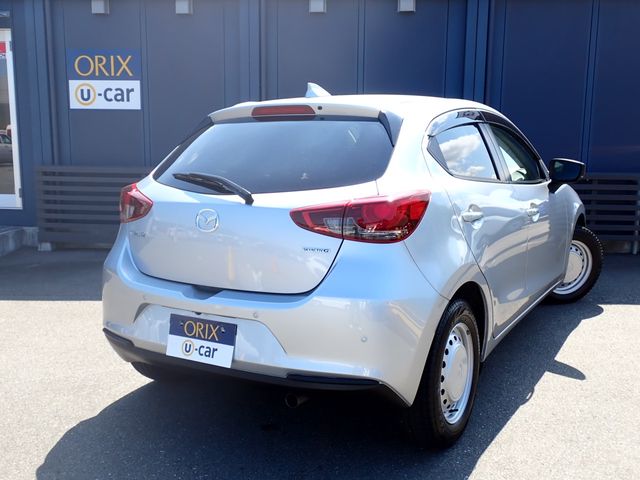 MAZDA2