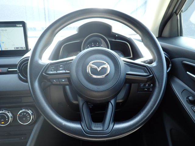 MAZDA2