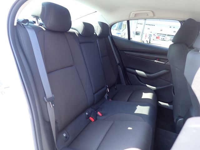 MAZDA3 SEDAN