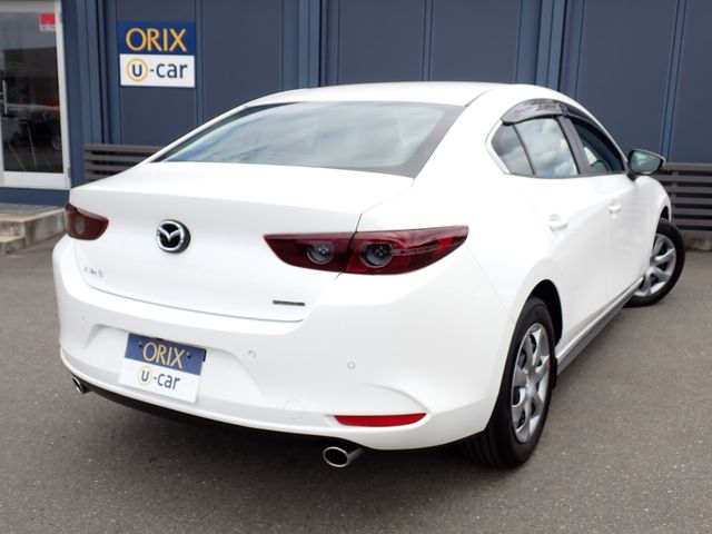 MAZDA3 SEDAN