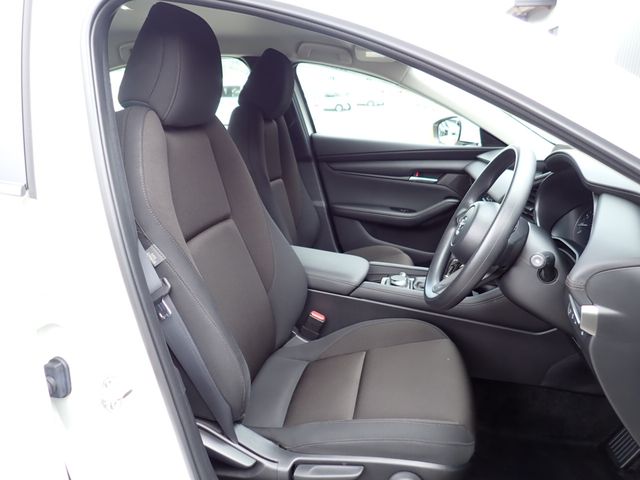 MAZDA3 SEDAN
