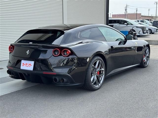 FERRARI GTC4 LUSSO T