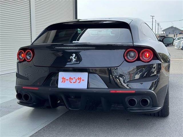 FERRARI GTC4 LUSSO T