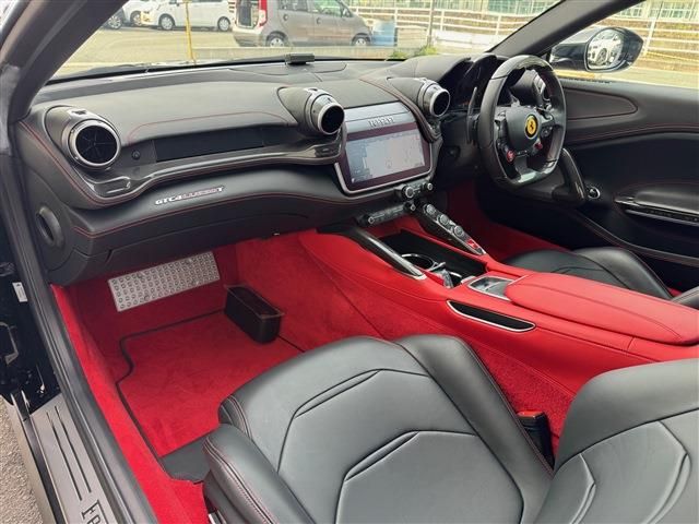 FERRARI GTC4 LUSSO T