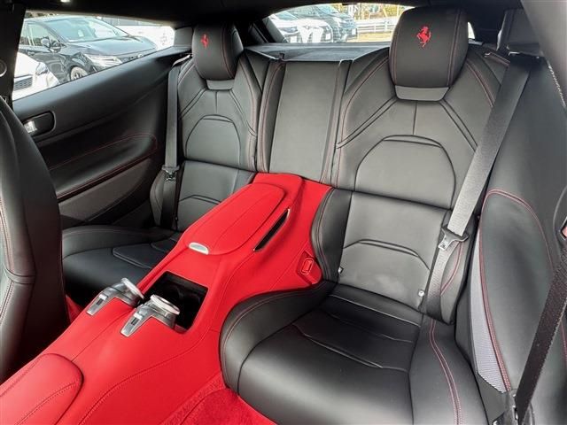 FERRARI GTC4 LUSSO T