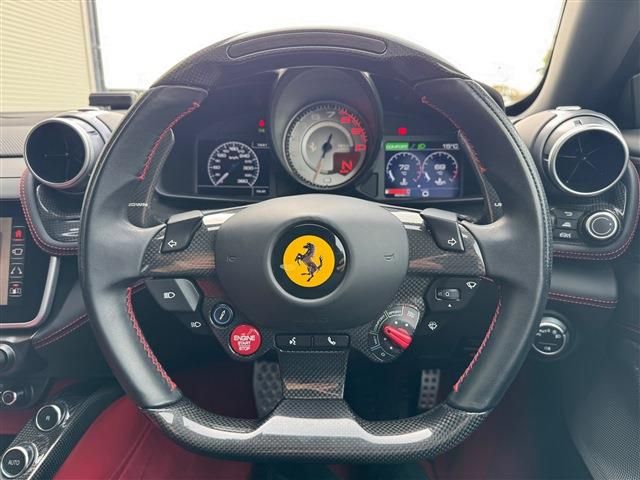 FERRARI GTC4 LUSSO T
