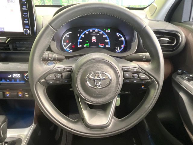 YARIS CROSS HYBRID