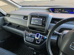FREED plus HYBRID 4WD