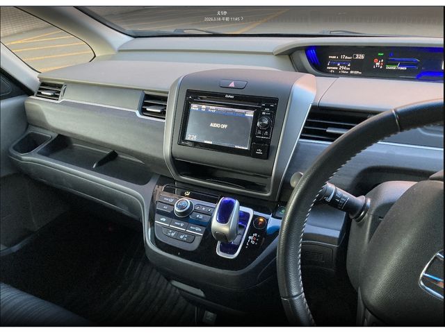 FREED plus HYBRID 4WD
