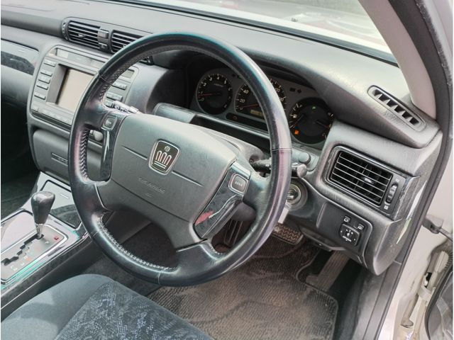 CROWN sedan