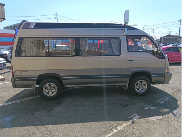 CARAVAN van 4WD