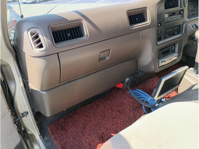 CARAVAN van 4WD