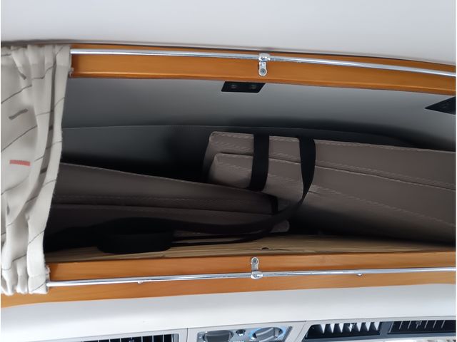 CARAVAN van 4WD