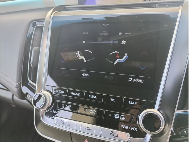 CROWN sedan hybrid