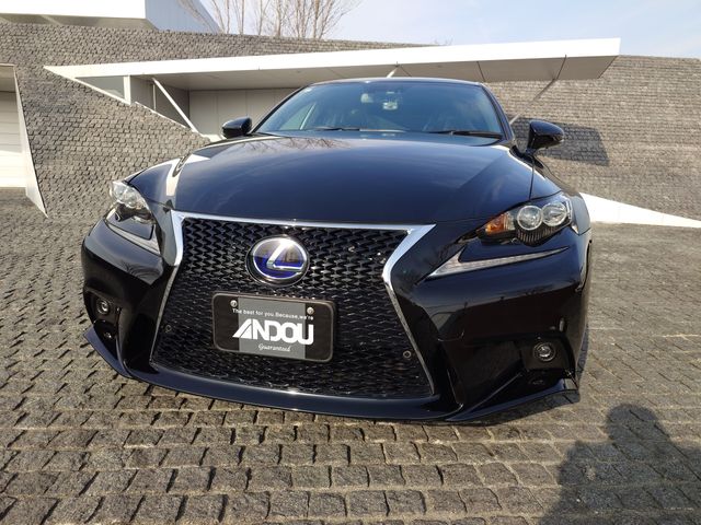 LEXUS IS300h