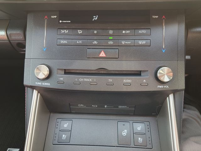 LEXUS IS300h