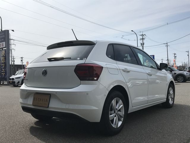 VOLKSWAGEN POLO