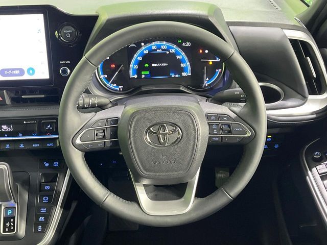 VOXY HYBRID