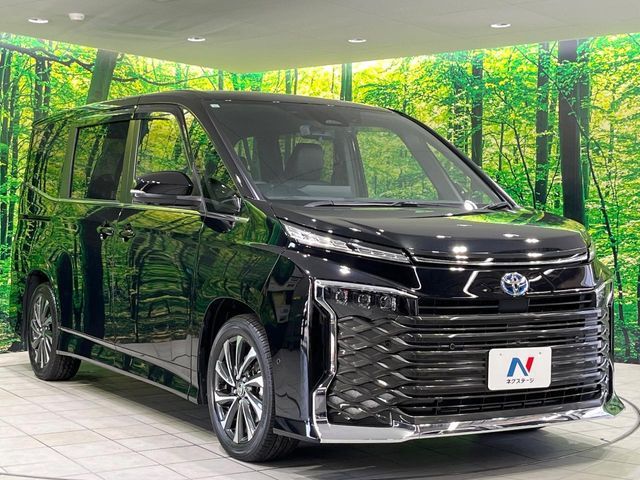 VOXY HYBRID