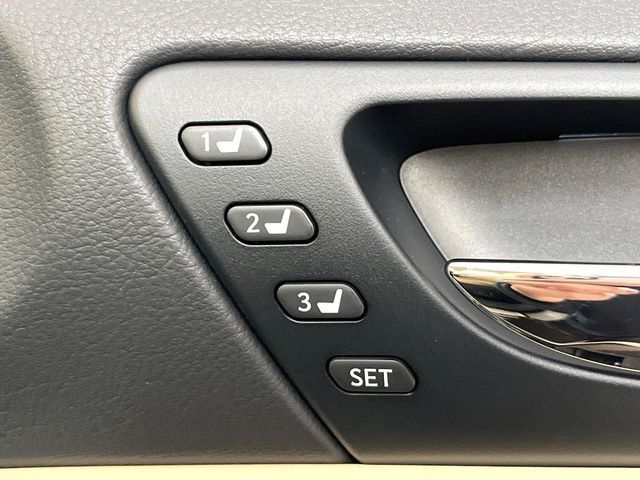LEXUS IS300h