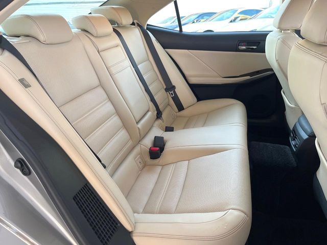 LEXUS IS300h