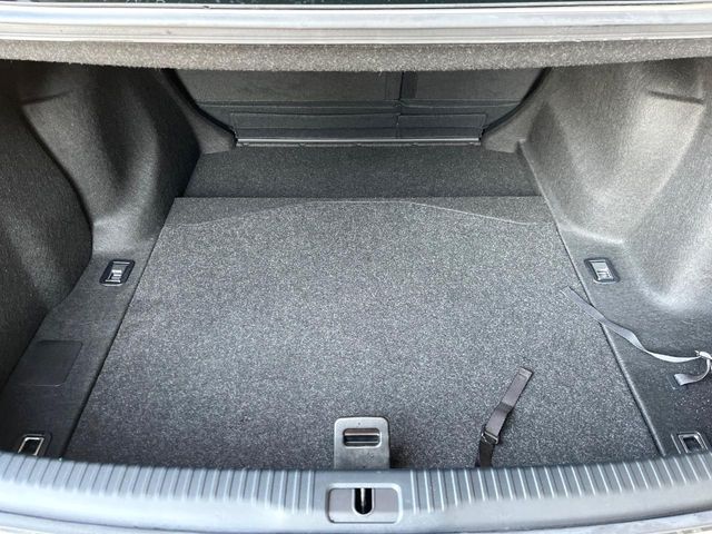 LEXUS IS300h