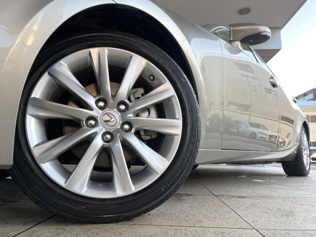 LEXUS IS300h