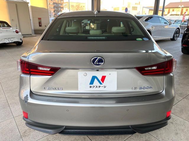 LEXUS IS300h