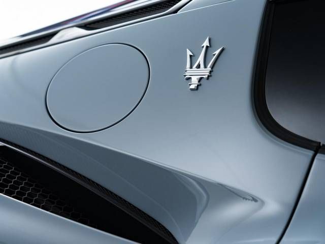 MASERATI MC20