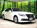 CROWN sedan hybrid