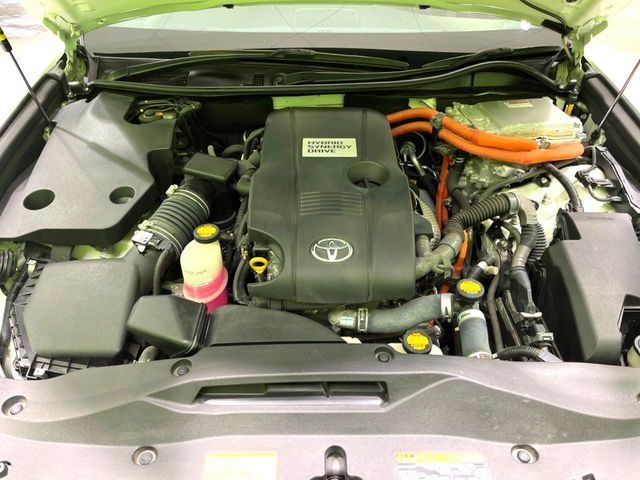CROWN sedan hybrid