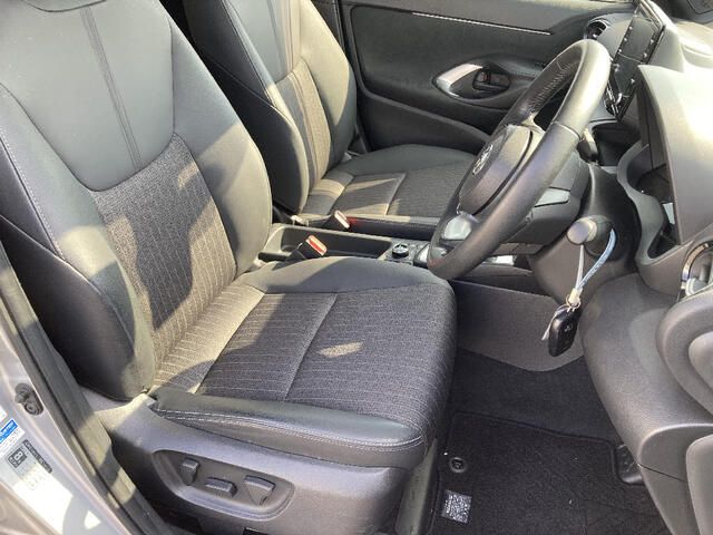 YARIS CROSS HYBRID