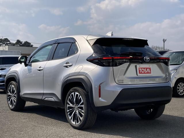 YARIS CROSS HYBRID