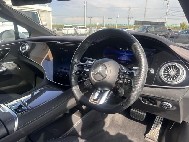 MERCEDES AMG EQE