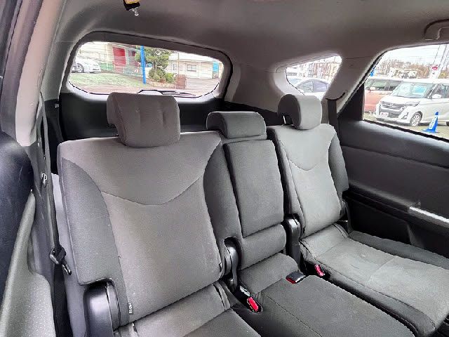 PRIUS Alpha