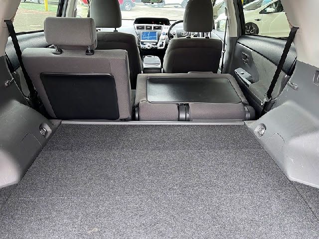 PRIUS Alpha