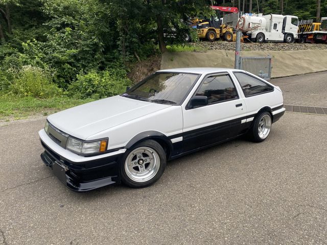 COROLLA LEVIN