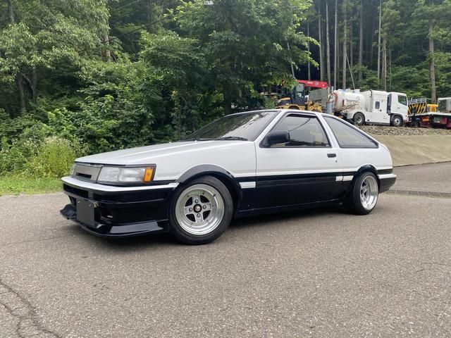COROLLA LEVIN