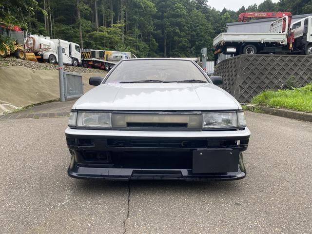 COROLLA LEVIN