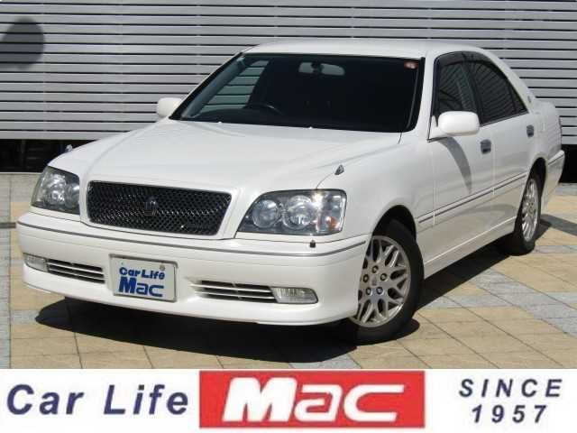 CROWN sedan