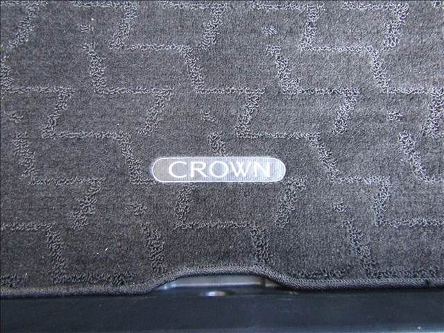 CROWN sedan