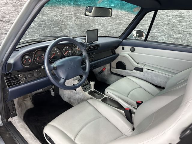 PORSCHE 911