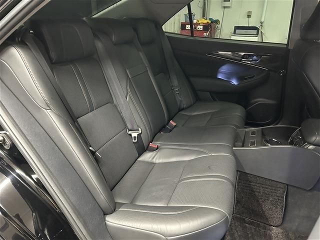 CROWN sedan 4WD