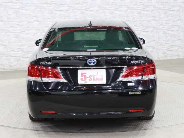 CROWN MAJESTA HYBRID