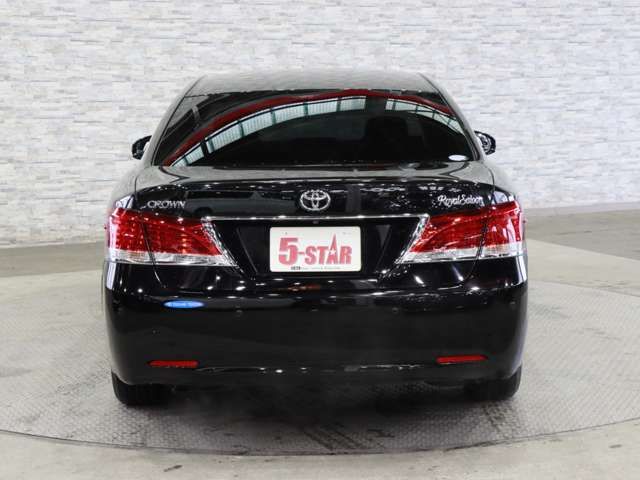 CROWN sedan