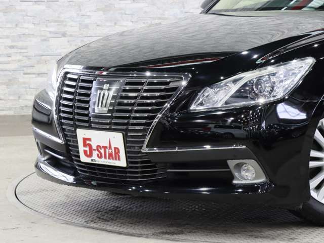 CROWN sedan