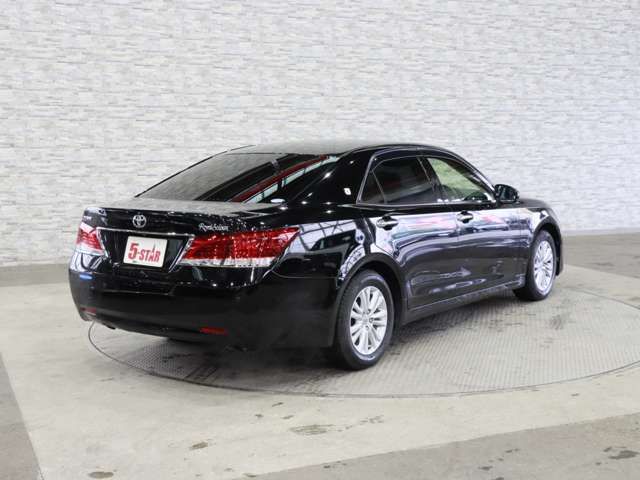 CROWN sedan
