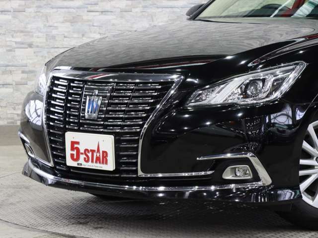 CROWN sedan hybrid