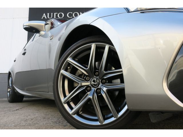 LEXUS IS300h